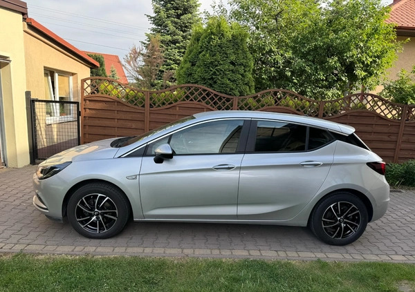 Opel Astra cena 69900 przebieg: 50303, rok produkcji 2019 z Końskie małe 121
